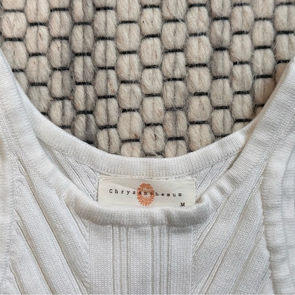 White Ribbed Women's Top - Picture 3 of 3